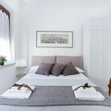 Al Centro Di Napoli Apartment ภายนอก รูปภาพ